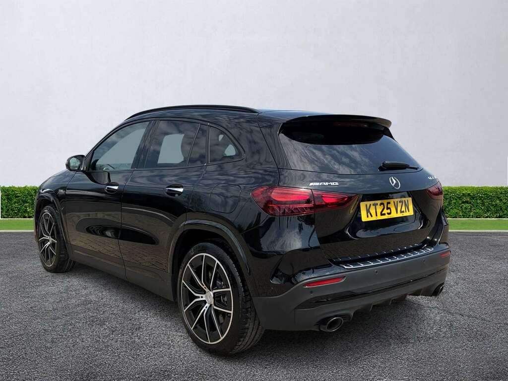 Mercedes-Benz GLA Class Gla 35 4Matic Premium Black #2