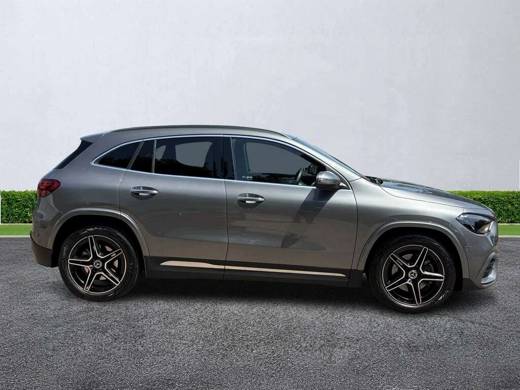 Mercedes-Benz GLA Class Gla 220D 4Matic Amg Line Executive Grey #3
