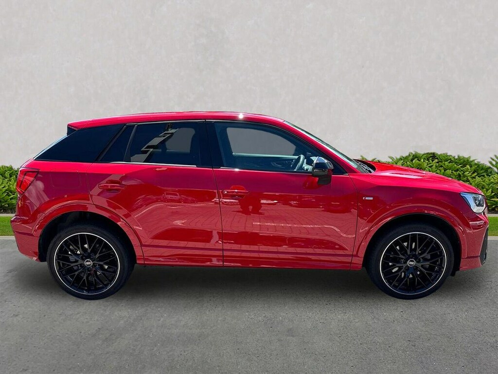 Audi Q2 1.5 Tfsi Cod 35 Black Edition Suv Manua KR23ZXX Red #3