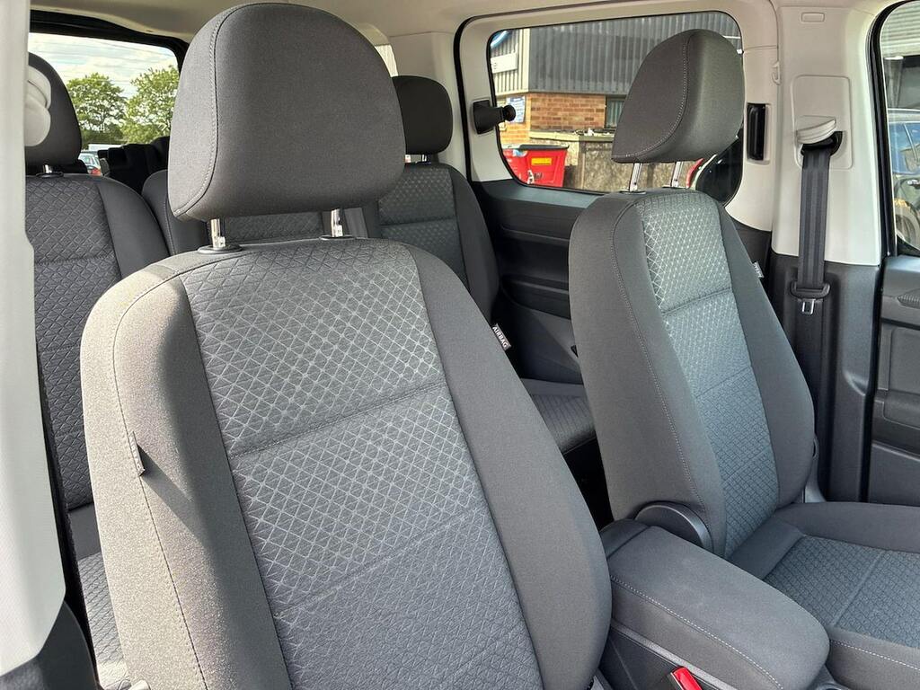 Ford Grand Tourneo Connect Active Grand Tourneo L2 1.5L Ecoboost 150Ps Phev F Blue #30