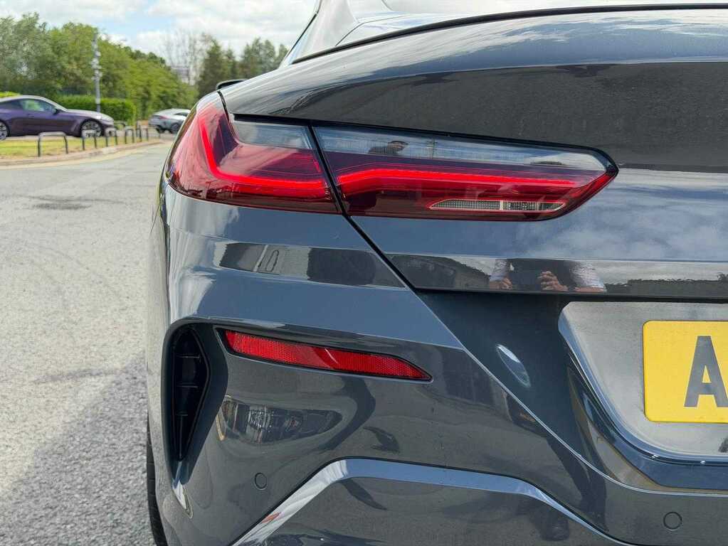 BMW 8 Series 4.4 M850i V8 Saloon Steptronic Xdrive E White #17