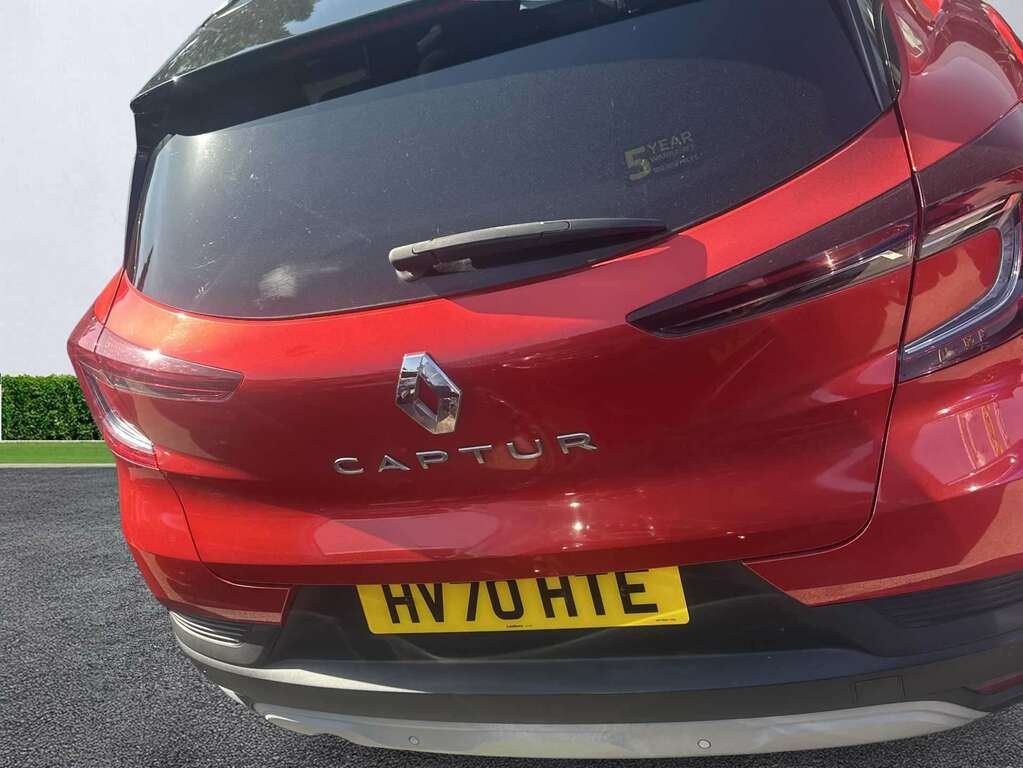 Renault Captur 1.5 Dci 95 Iconic HV70HTE Red #2