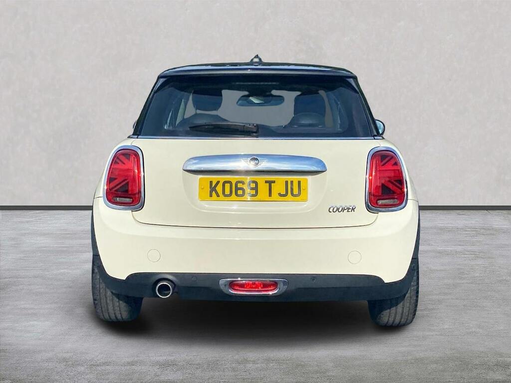 Mini Hatch Hatchback 1.5 Cooper Exclusive Ii Hatchback KO69TJU White #4