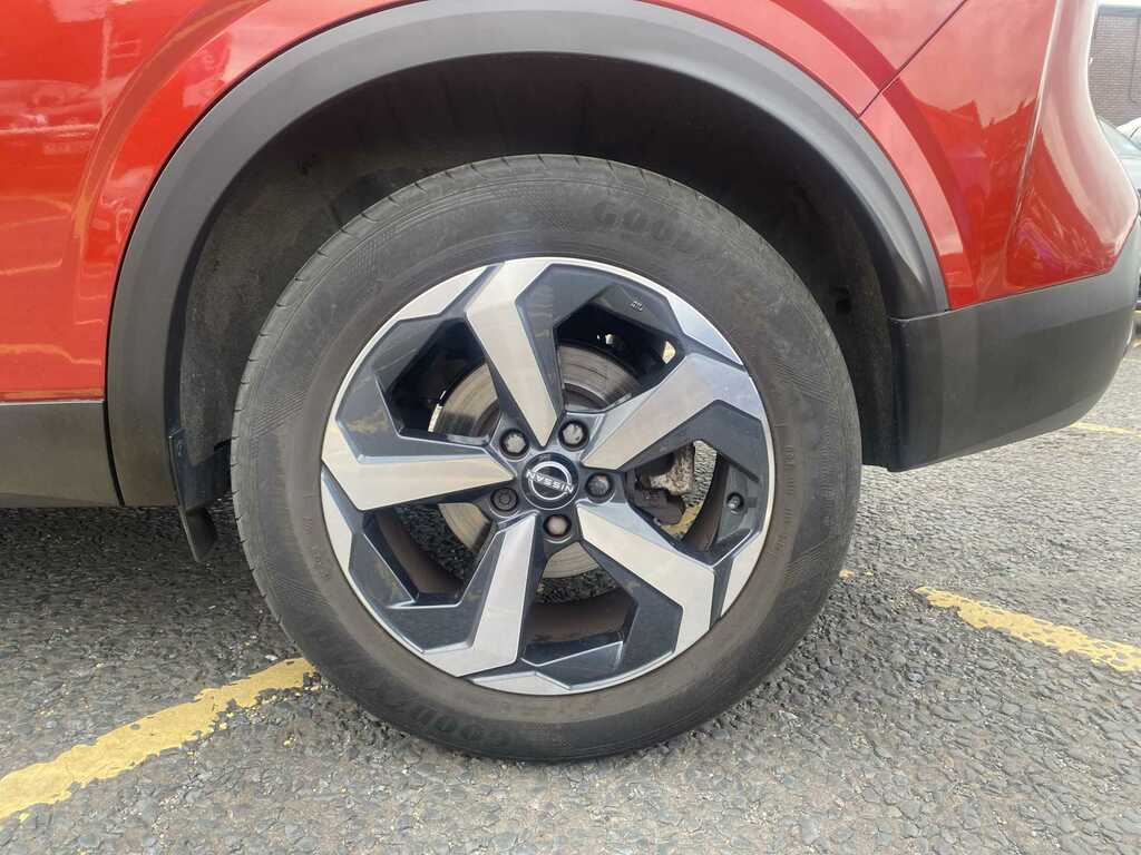 Nissan Qashqai 1.3 Dig-t Mh N-connecta OE72YNK Red #6