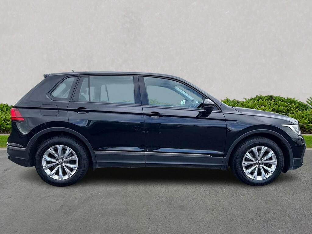 Volkswagen Tiguan 1.5 Tsi Suv Euro 6 Ss 130 Ps GD21WXL Black #3