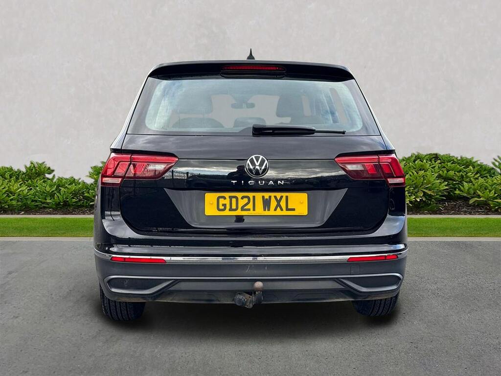 Volkswagen Tiguan 1.5 Tsi Suv Euro 6 Ss 130 Ps GD21WXL Black #4