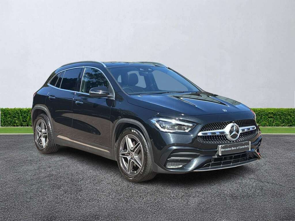 Mercedes-Benz GLA Class Gla 180 Amg Line Premium Plus Black