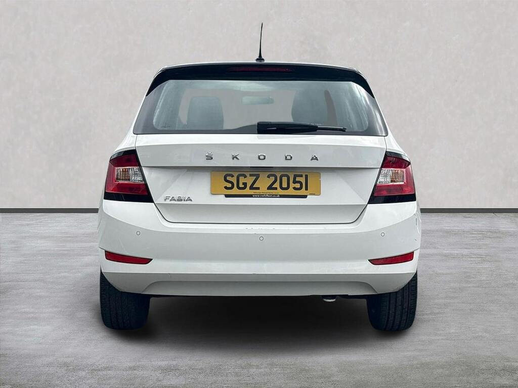 Skoda Fabia 1.0 Colour Edition Hatchback Eur SGZ2051 White #4