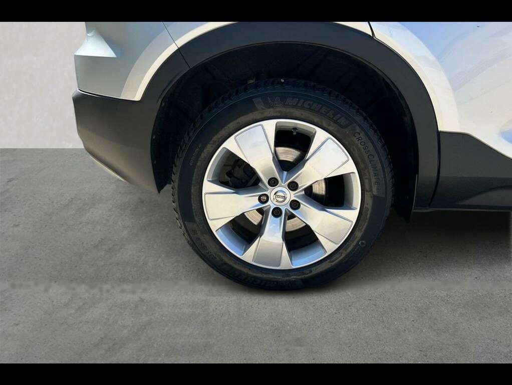 Volvo XC40 2.0 T4 Momentum Awd Geartronic DX68HCP Silver #6