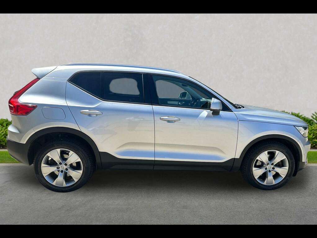 Volvo XC40 2.0 T4 Momentum Awd Geartronic DX68HCP Silver #3