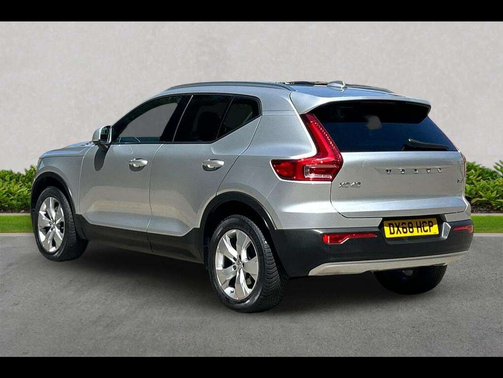 Volvo XC40 2.0 T4 Momentum Awd Geartronic DX68HCP Silver #2
