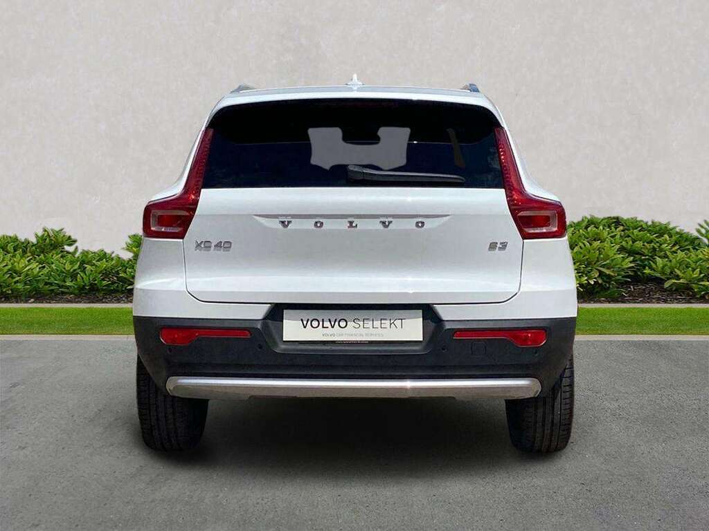 Volvo XC40 2.0 B3p Ultra Dark WD75DFE White #4