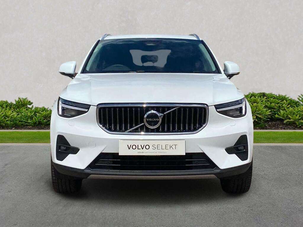 Volvo XC40 2.0 B3p Ultra Dark WD75DFE White #5
