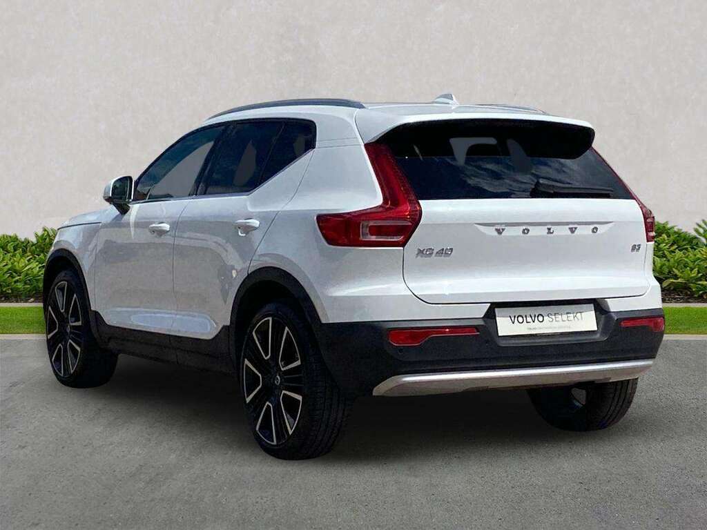 Volvo XC40 2.0 B3p Ultra Dark WD75DFE White #2