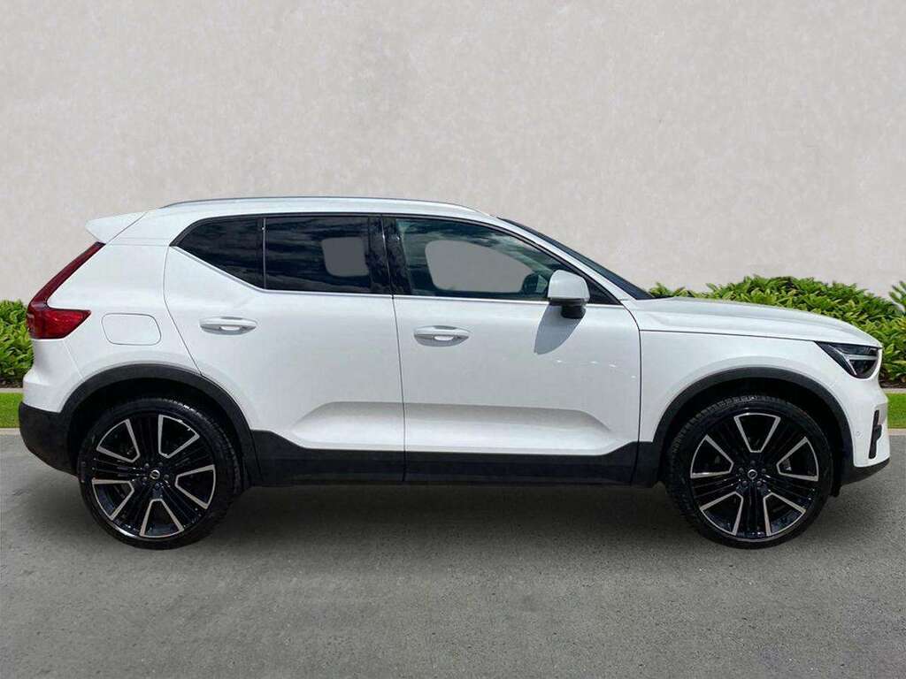 Volvo XC40 2.0 B3p Ultra Dark WD75DFE White #3