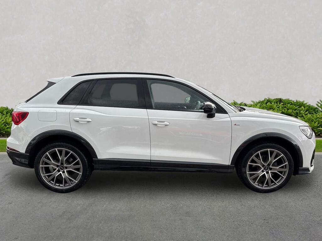 Audi Q3 1.5 Tfsi Cod 35 Black Edition Suv S Tro NA25CKO White #3