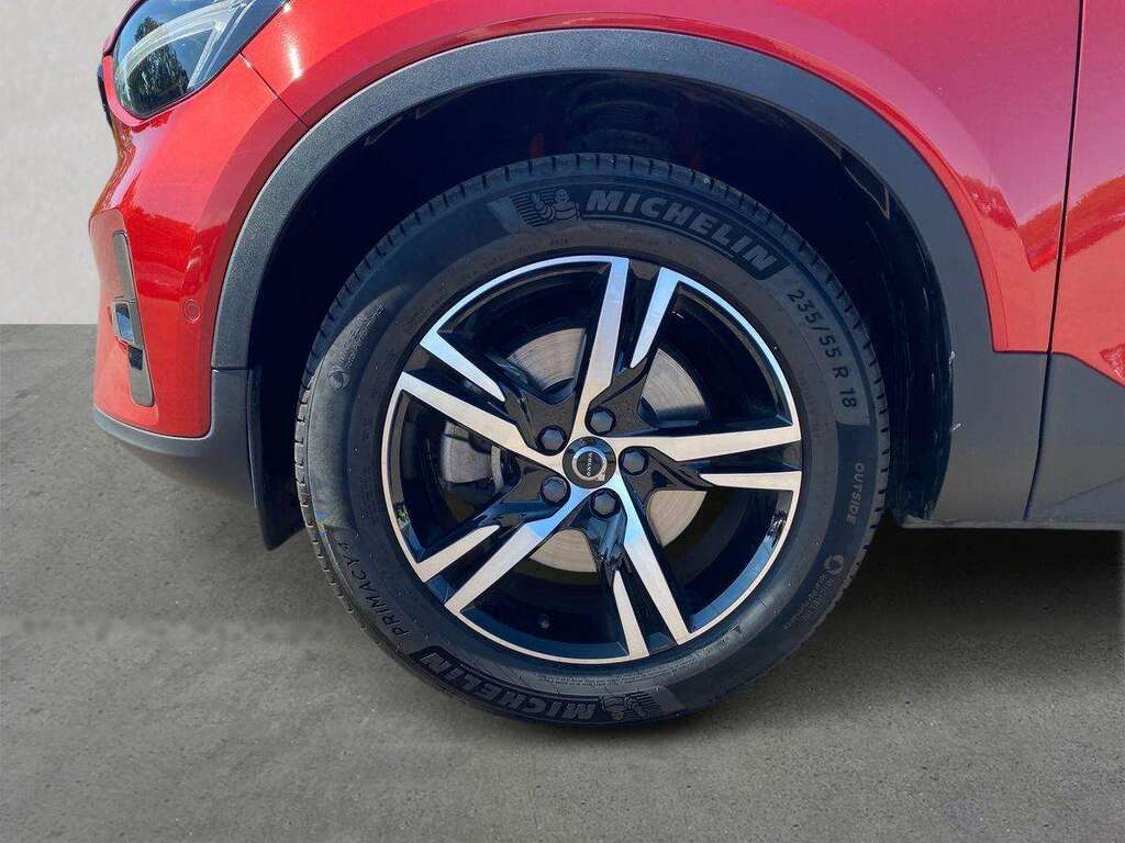 Volvo XC40 2.0 B3p Plus Dark AX23FJD Red #6