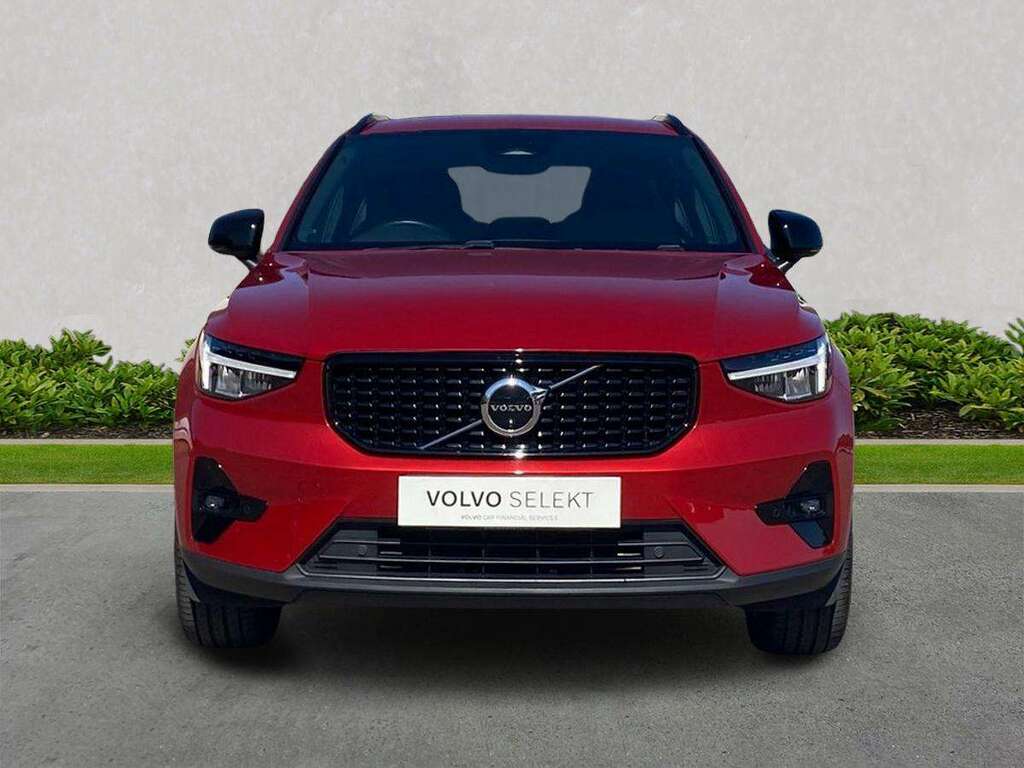 Volvo XC40 2.0 B3p Plus Dark AX23FJD Red #5