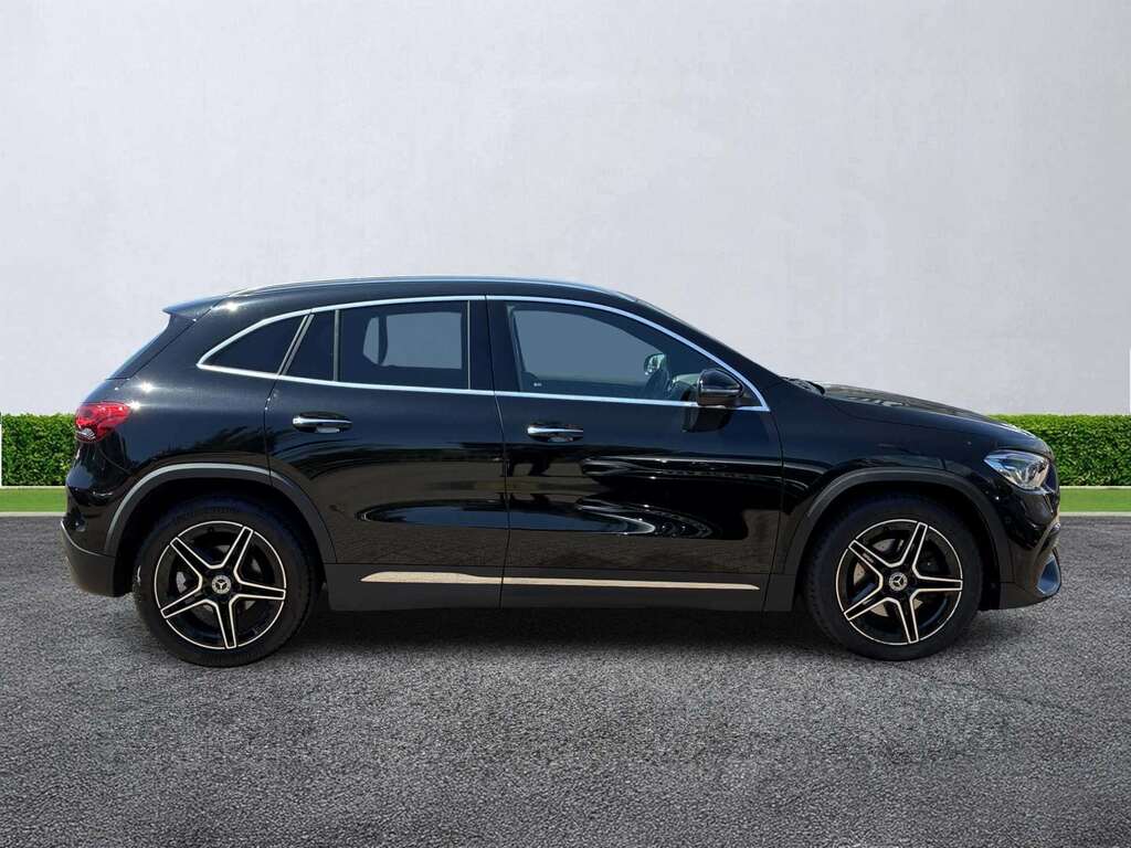 Mercedes-Benz GLA Class Gla 200 Amg Line Premium GV72CVB Black #3