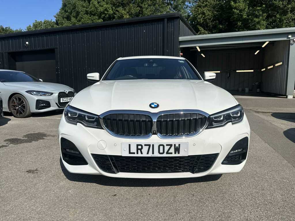 BMW 3 Series 330E M Sport Step LR71OZW White #5