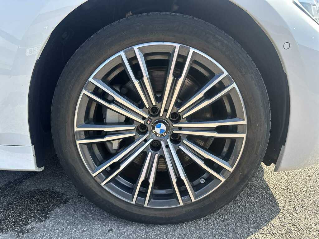 BMW 3 Series 330E M Sport Step LR71OZW White #6