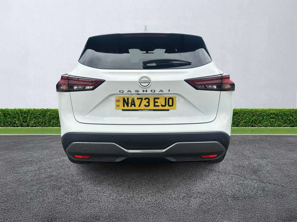 Nissan Qashqai 1.3 Dig-t Mh 158 N-connecta Xtronic NA73EJO White #4