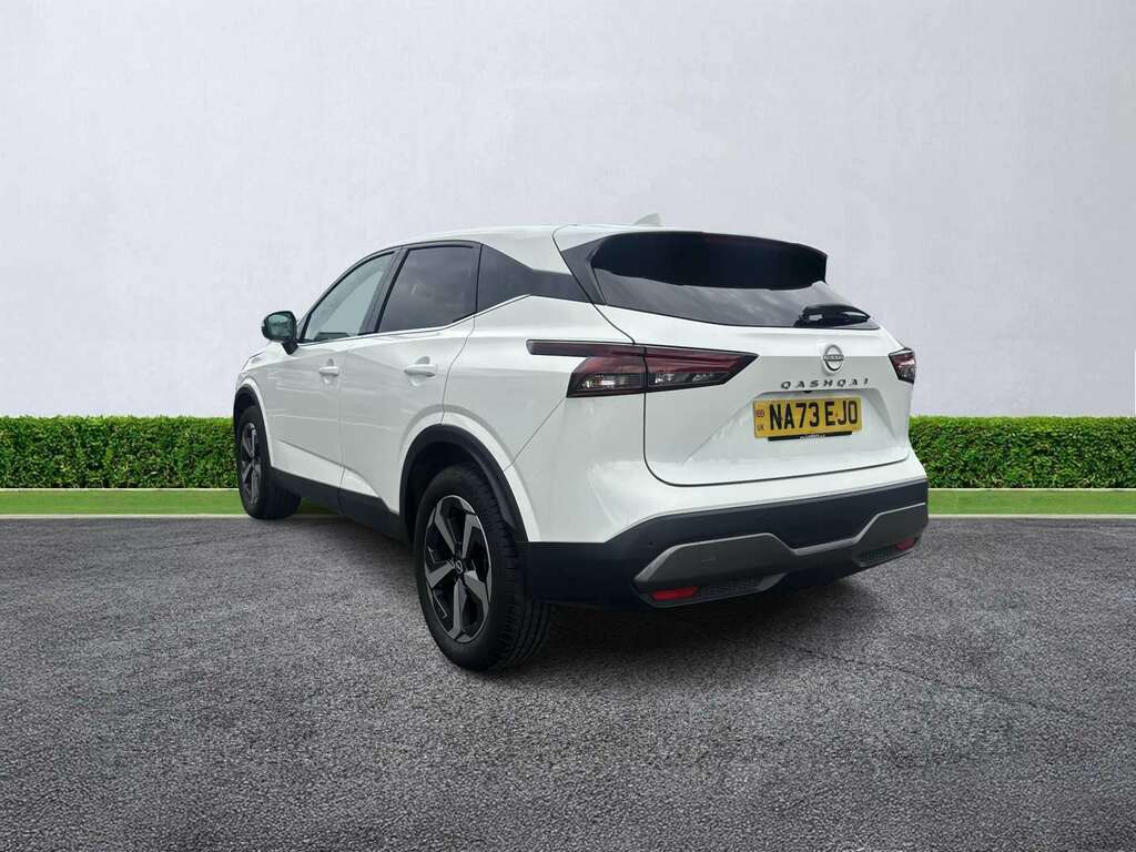 Nissan Qashqai 1.3 Dig-t Mh 158 N-connecta Xtronic NA73EJO White #2