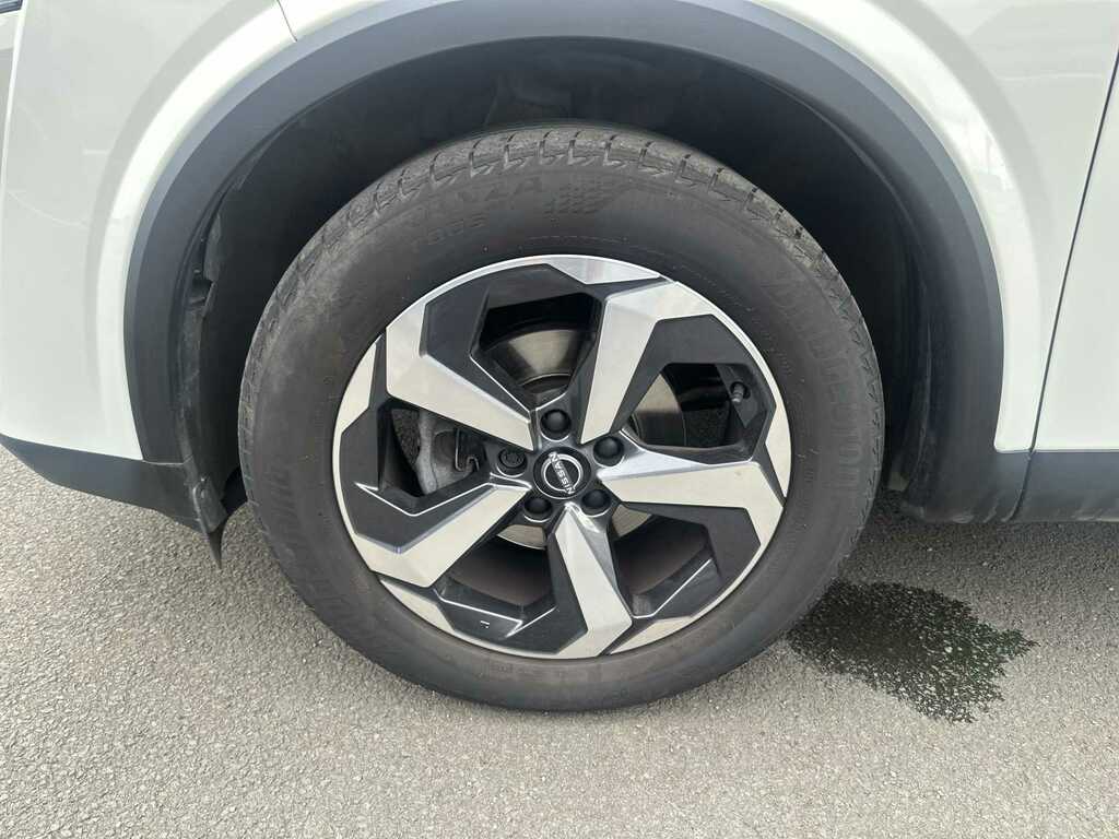 Nissan Qashqai 1.3 Dig-t Mh 158 N-connecta Xtronic NA73EJO White #6