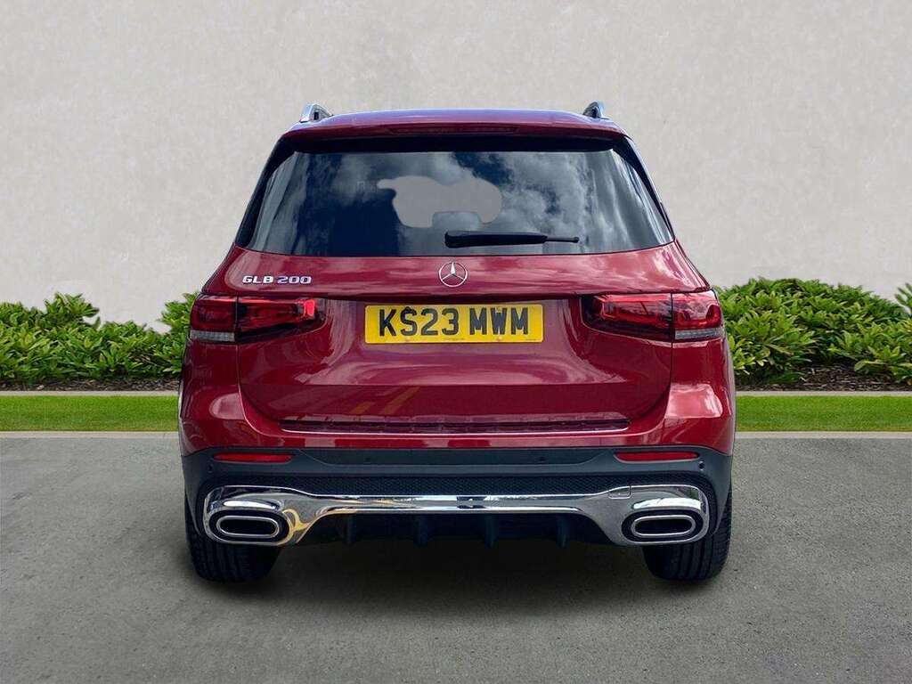 Mercedes-Benz GLB Class Glb 200 Amg Line Premium 7G-tronic Red #4