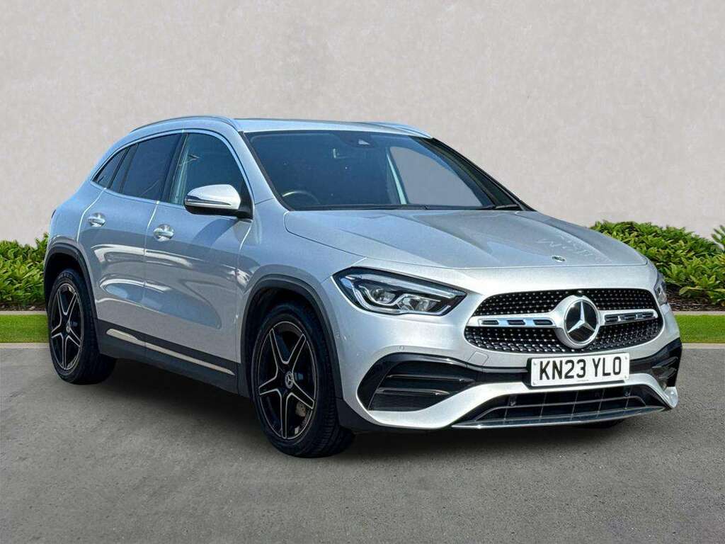 Mercedes-Benz GLA Class Gla 220D 4Matic Amg Line Executive Silver