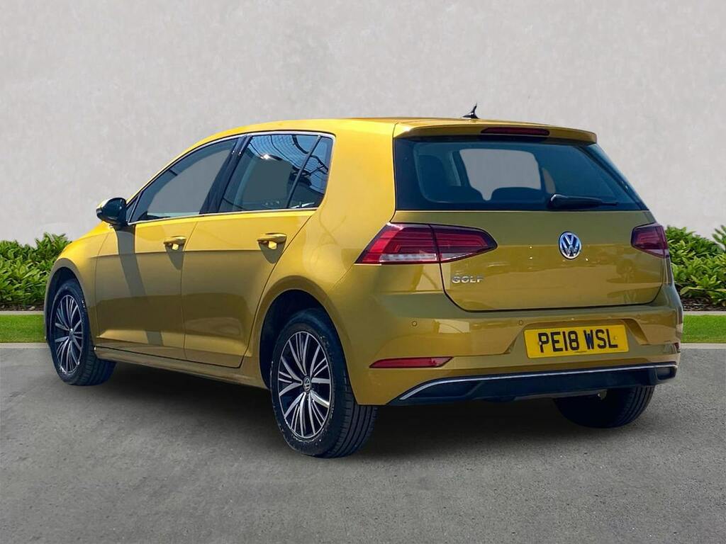 Volkswagen Golf 1.6 Tdi Se Nav Hatchback Euro 6 Yellow #2
