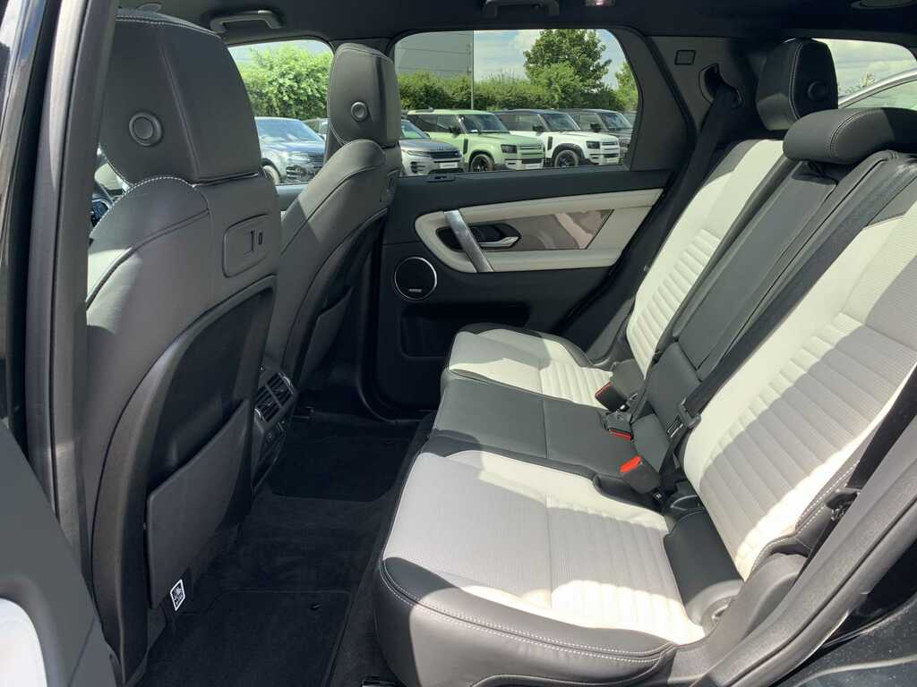 Land Rover Discovery Sport 2.0 D200 Metropolitan 5 Seat AX75KBZ Black #4
