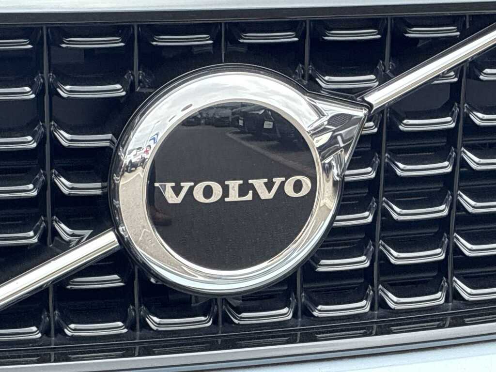 Volvo XC40 2.0 B3p Plus Dark LR74HAU Blue #3