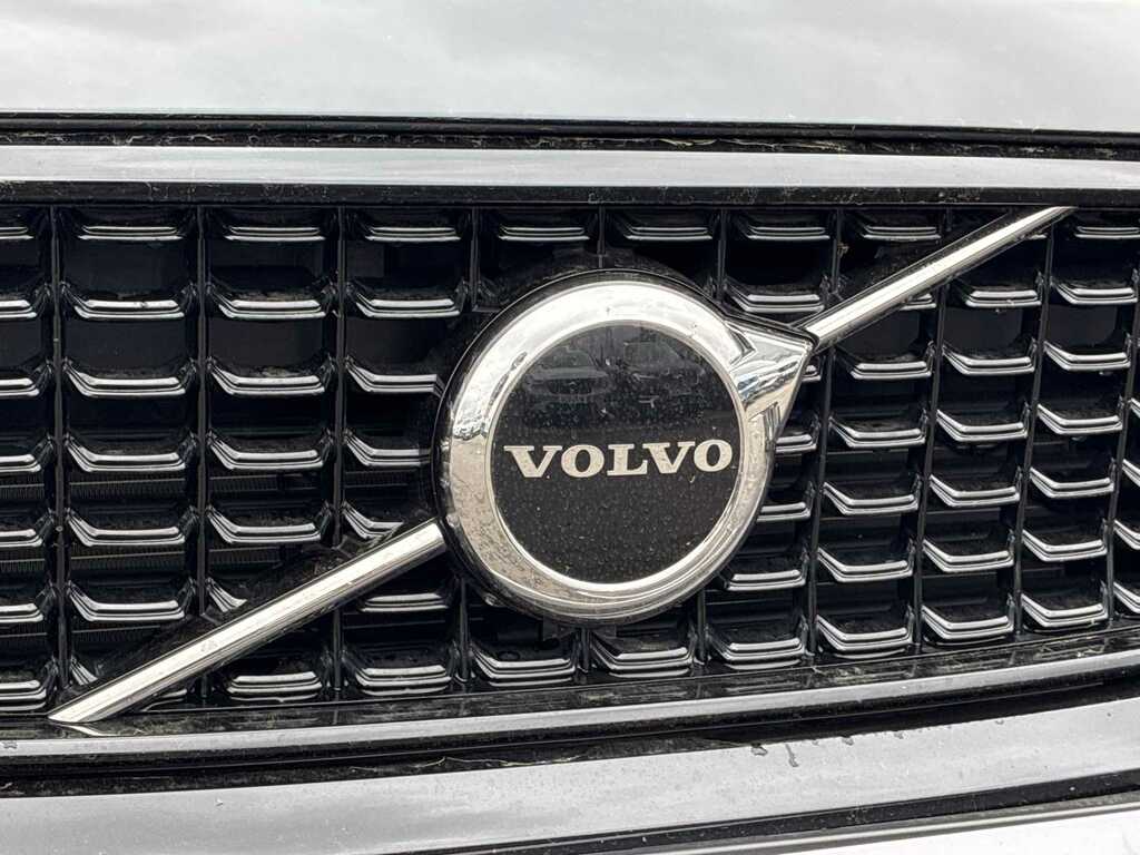 Volvo XC40 2.0 B3p Plus Dark YO24GYR Black #3