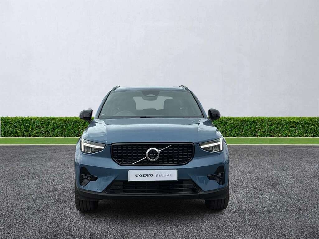 Volvo XC40 2.0 B4p Plus Dark SB73NWN Blue #2