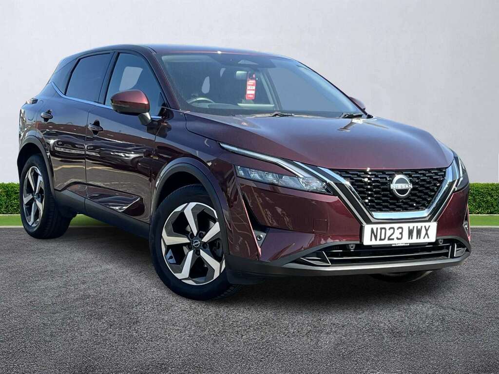 Nissan Qashqai 1.3 Dig-t Mh N-connecta Red