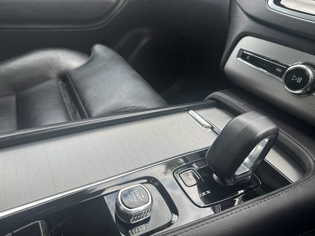 Volvo XC90 T8 Recharge R-design 455Bhp Sunroof,22alloys,cli Black #33