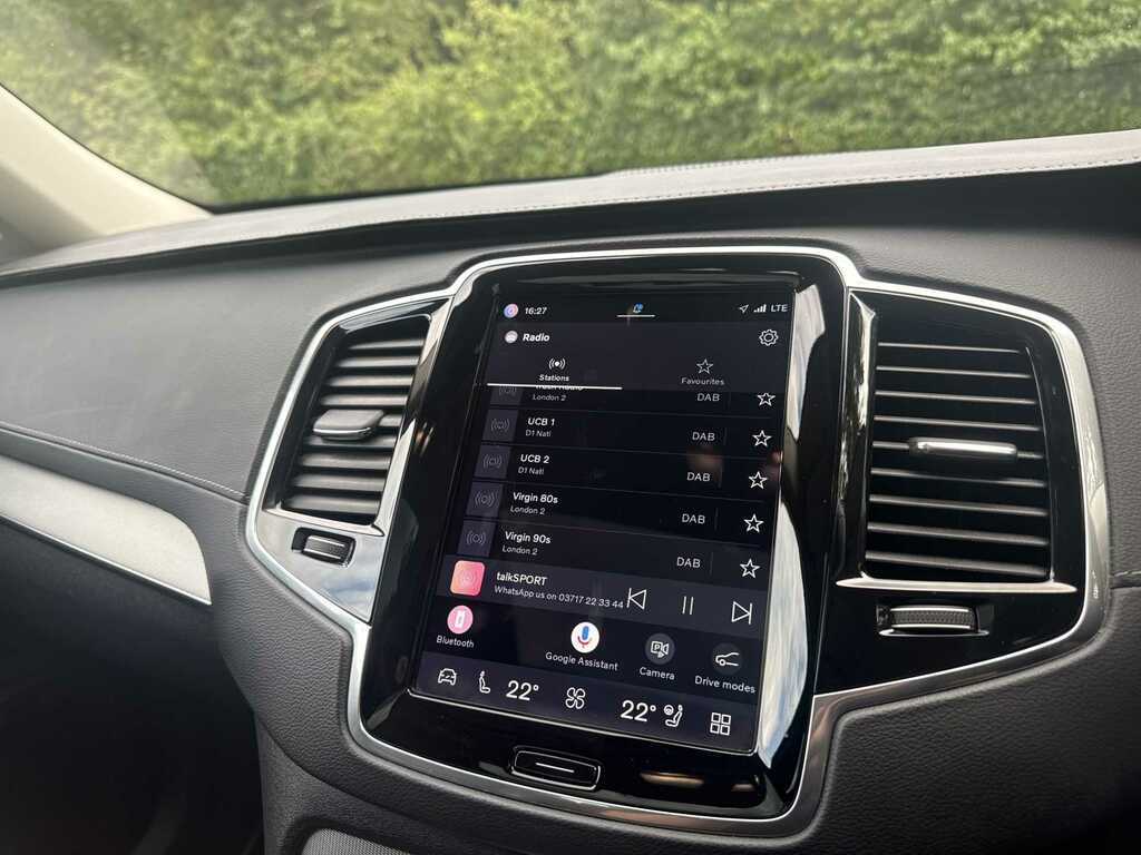Volvo XC90 T8 Recharge R-design 455Bhp Sunroof,22alloys,cli Black #29