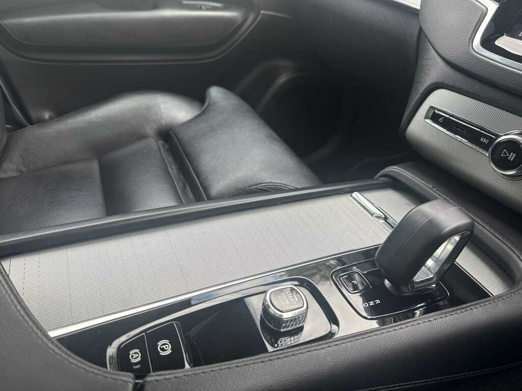 Volvo XC90 T8 Recharge R-design 455Bhp Sunroof,22alloys,cli Black #26