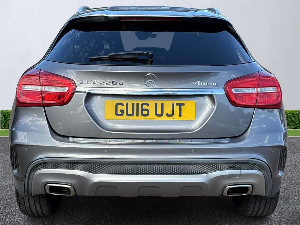 Mercedes-Benz GLA Class Gla 220D 4Matic Amg Line Prem Plus Grey #4