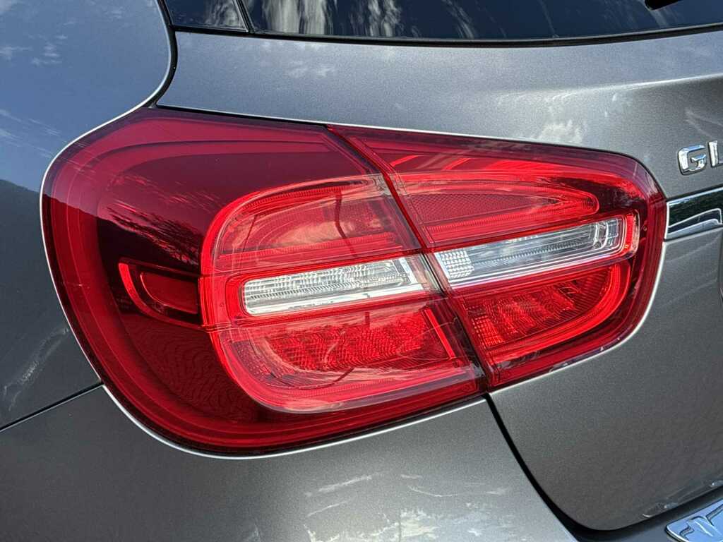 Mercedes-Benz GLA Class 2.1 Gla200d Sport Premium Euro 6 Ss White #35