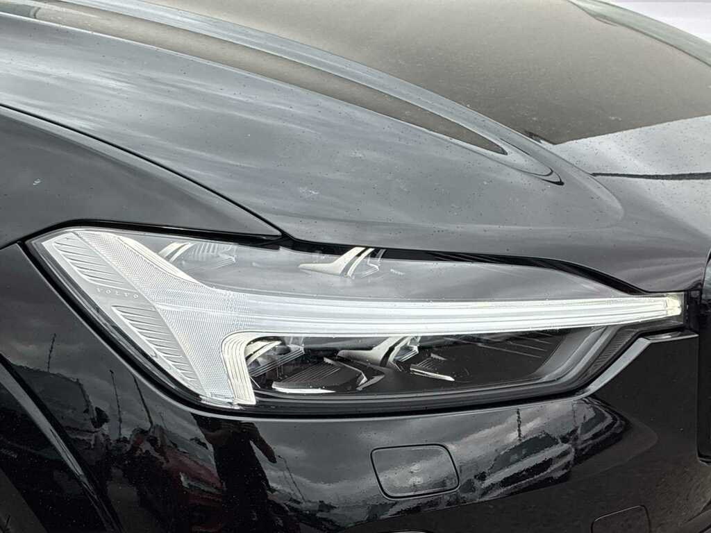 Volvo XC60 2.0 B5p Ultra Dark Awd Geartronic SD26UZU Black #4