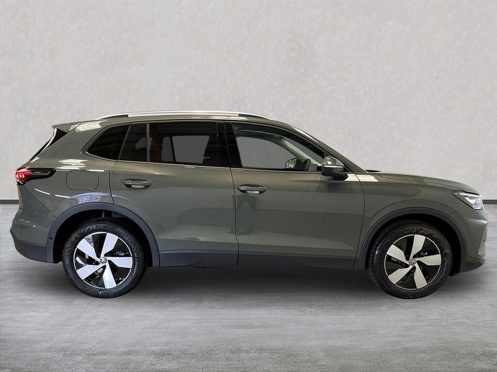 Volkswagen Tiguan 1.5 Etsi Mhev Match Suv Hybrid Dsg Euro PJ26FYM Green #3