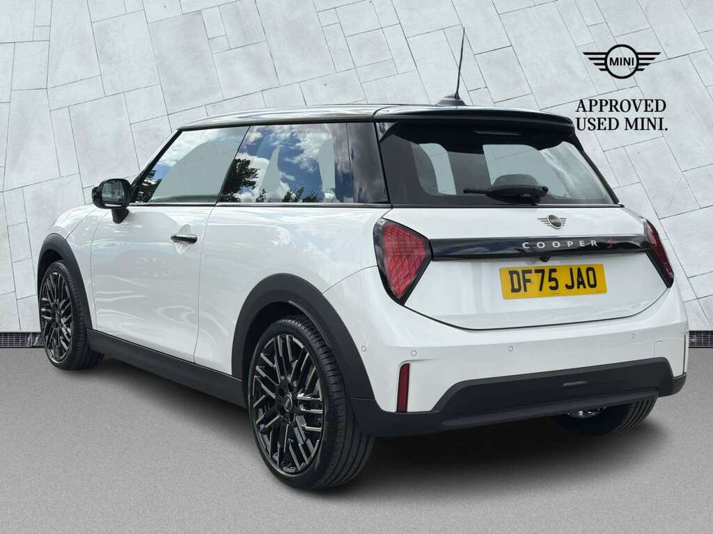 Mini Hatch 2.0 S Exclusive DF75JAO White #2