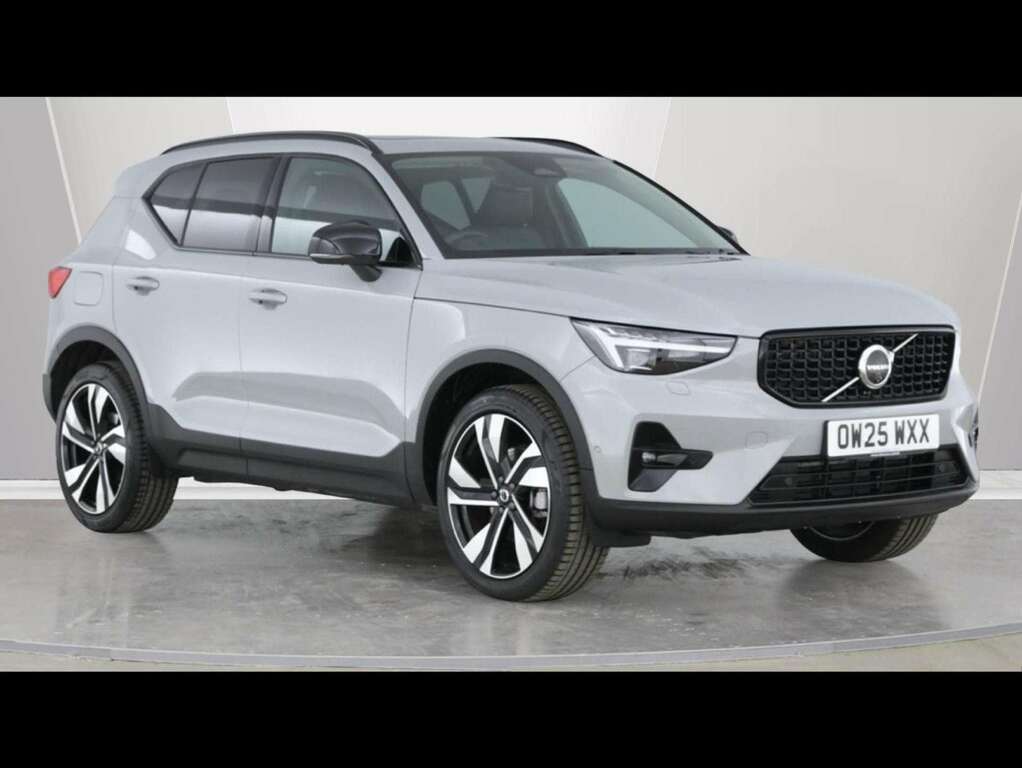 Volvo XC40 2.0 B3p Ultra Dark Grey