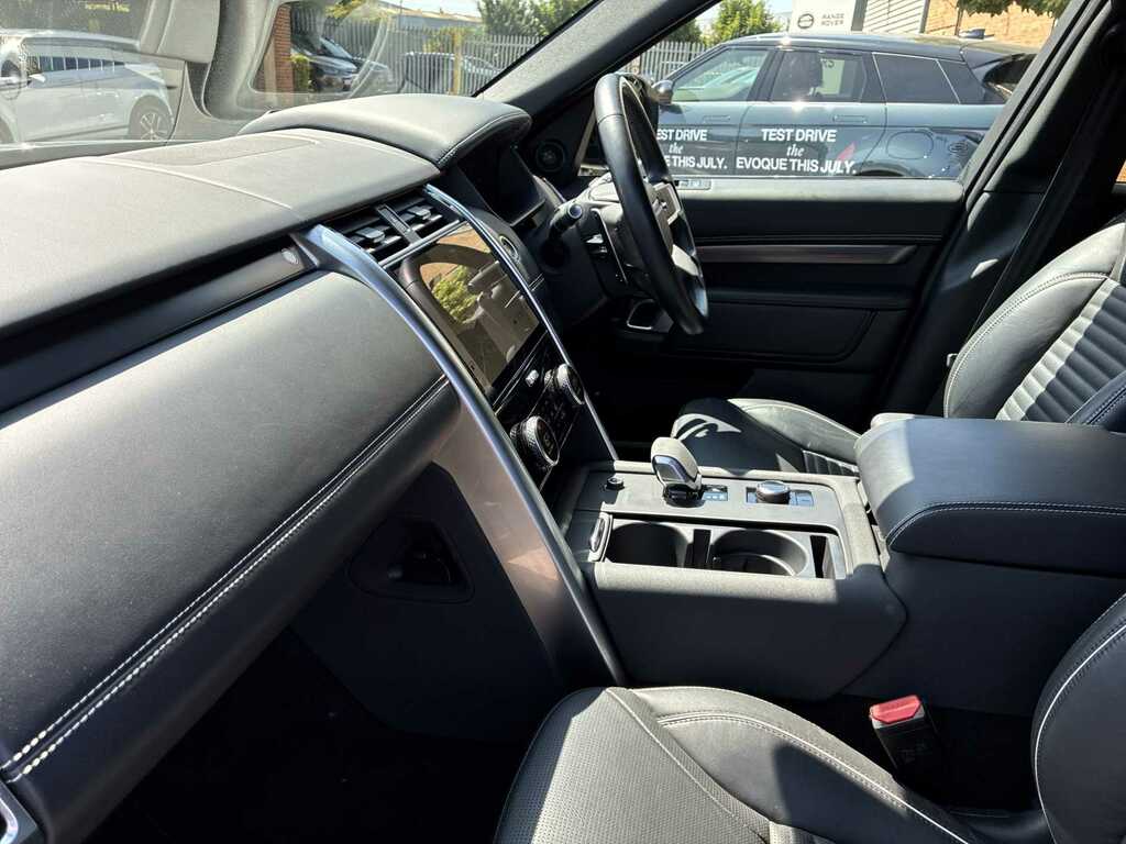 Land Rover Discovery 3.0 D300 Metropolitan Edition EY73ZZC Grey #3
