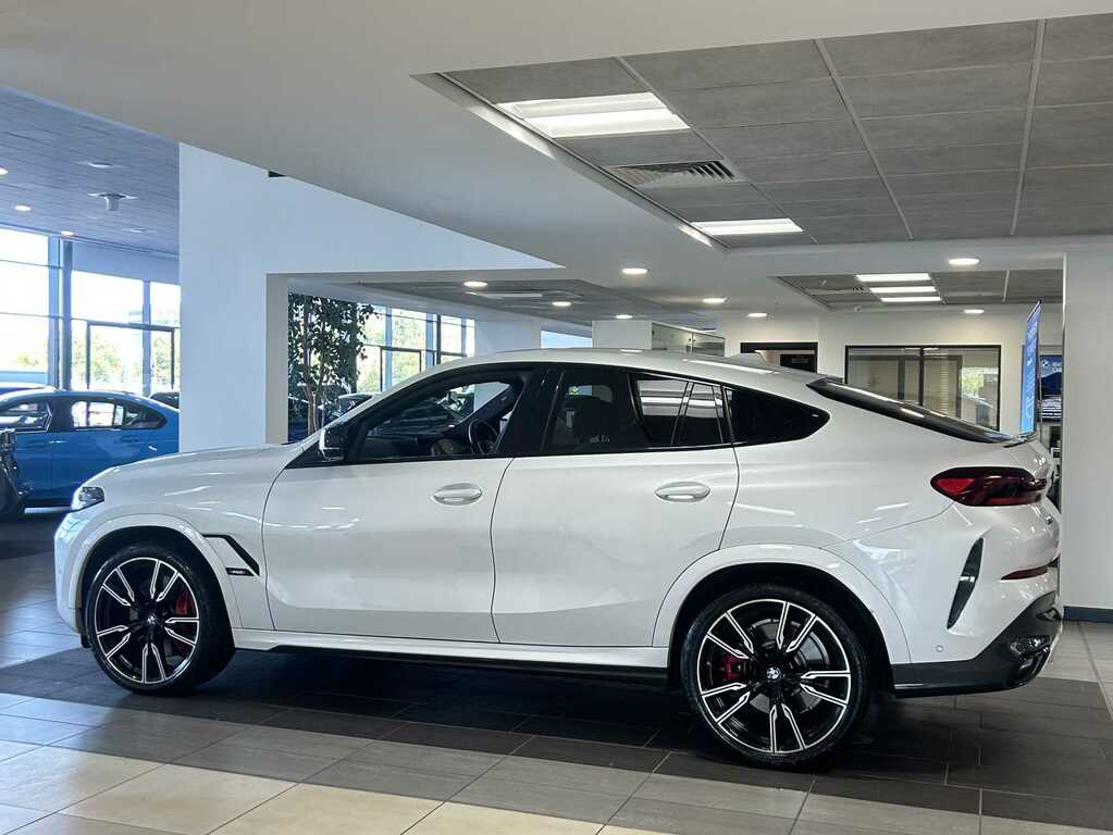 BMW X6 Xdrive M60i Mht White #4