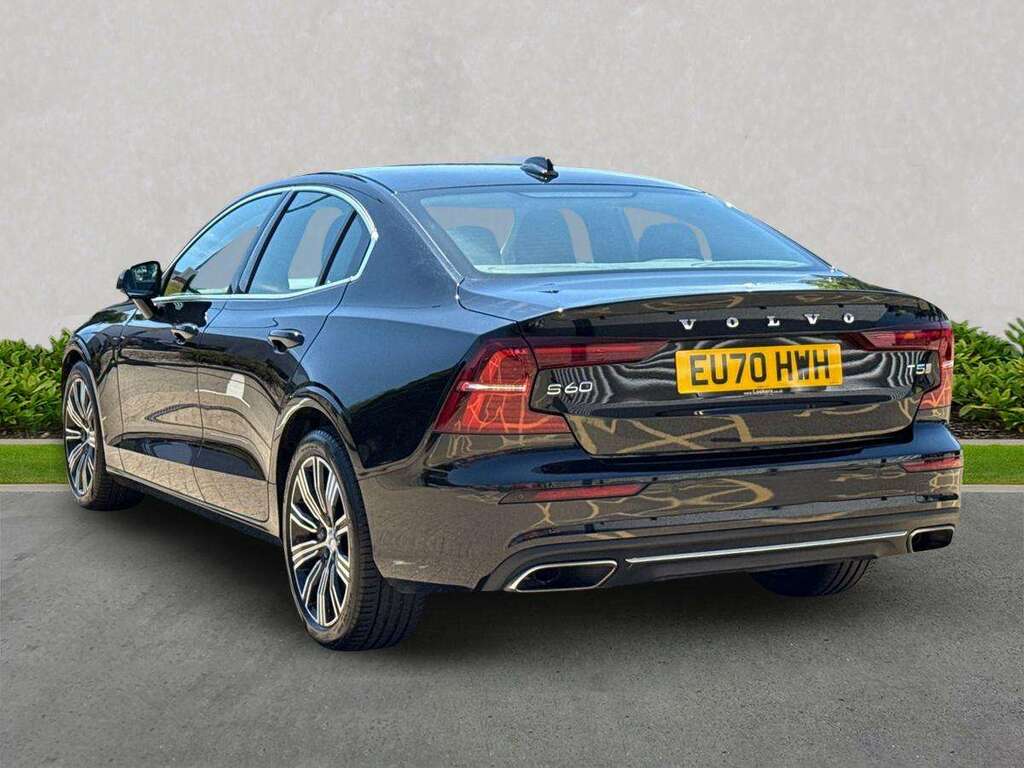 Volvo S60 2.0 T5 Inscription Plus Black #2