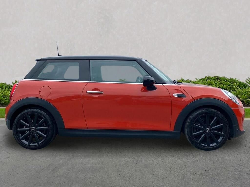 Mini Hatch Cooper 1.5 Classic Ii Man Hatchback PJ19EKF Orange #2