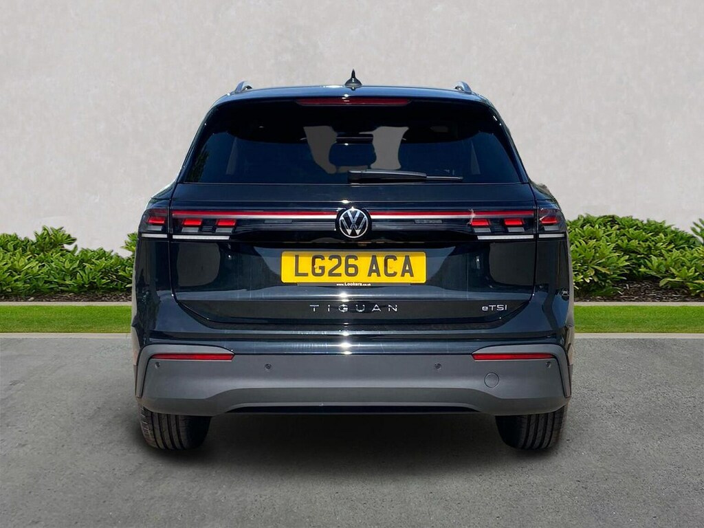 Volkswagen Tiguan 1.5 Etsi 150 Match Dsg Black #4